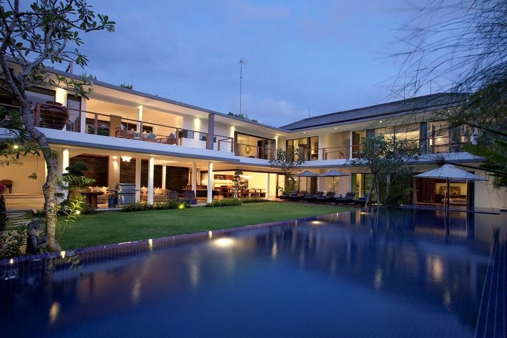 Villa Cassamia Bali - Spacious Luxury 5 Bedroom Villa Jimbaran