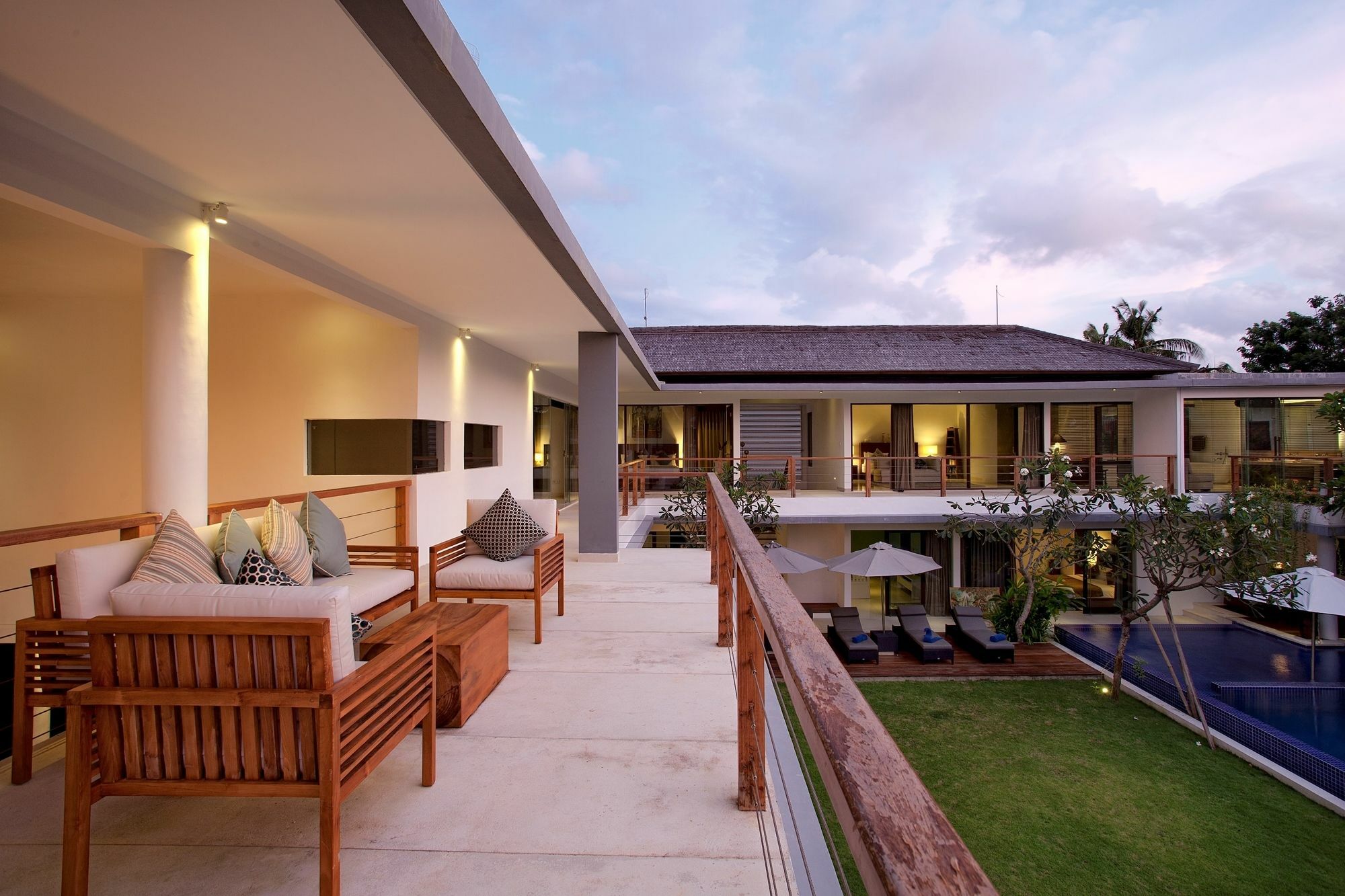 Cassamia Bali - Spacious Luxury 5 Bedroom Villa Jimbaran