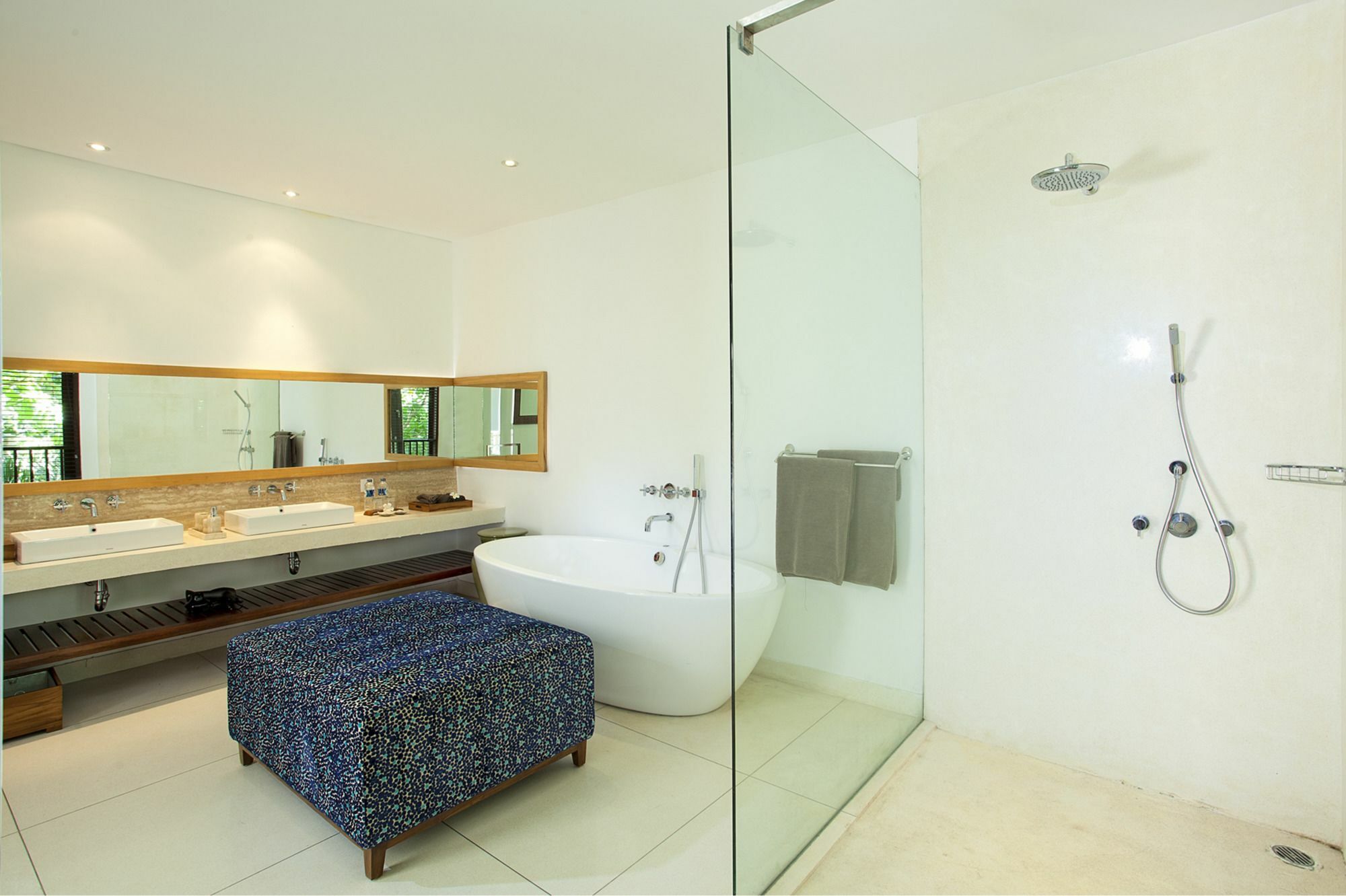 Cassamia Bali - Spacious Luxury 5 Bedroom Villa Jimbaran